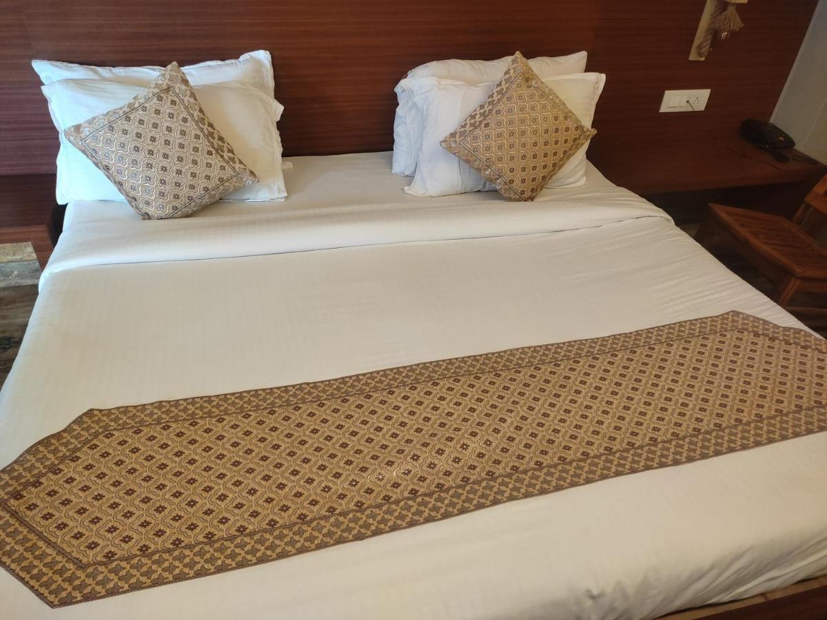 Shri Homes Varanasi Room photo